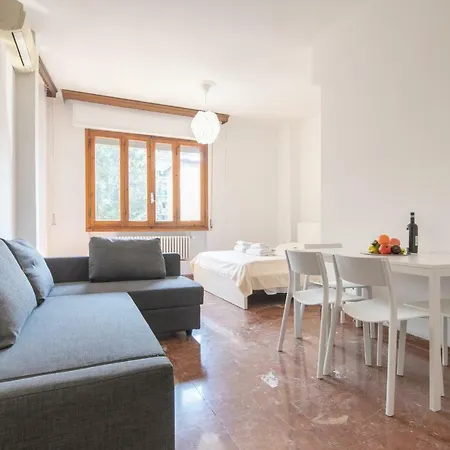 Daire Novoli 4 Bedrooms By Mmega Floransa