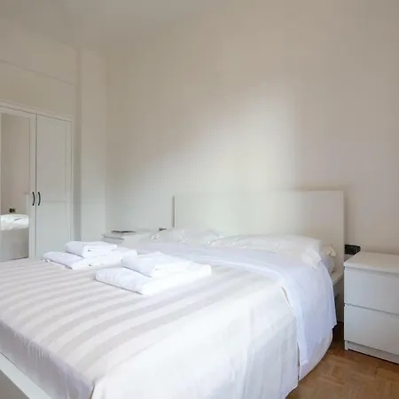 Novoli 4 Bedrooms By Mmega 아파트